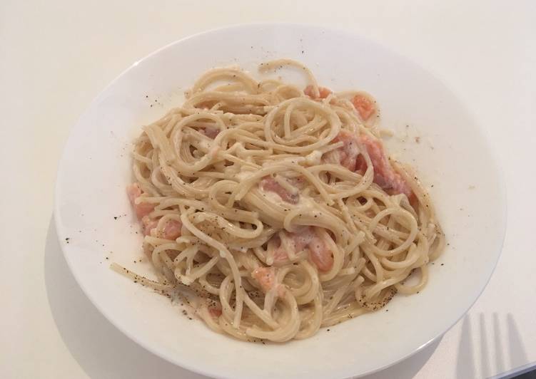 Espaguetis con salmón y nata