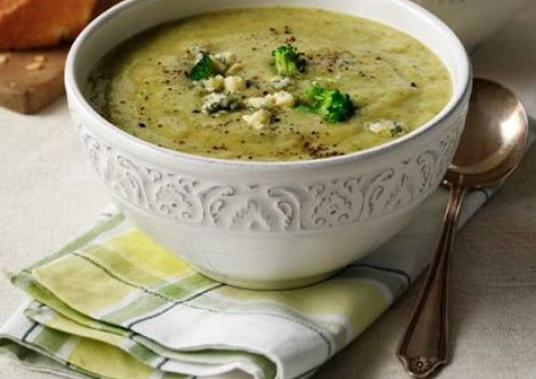 Simple Way to Prepare Speedy Broccoli and Stilton soup