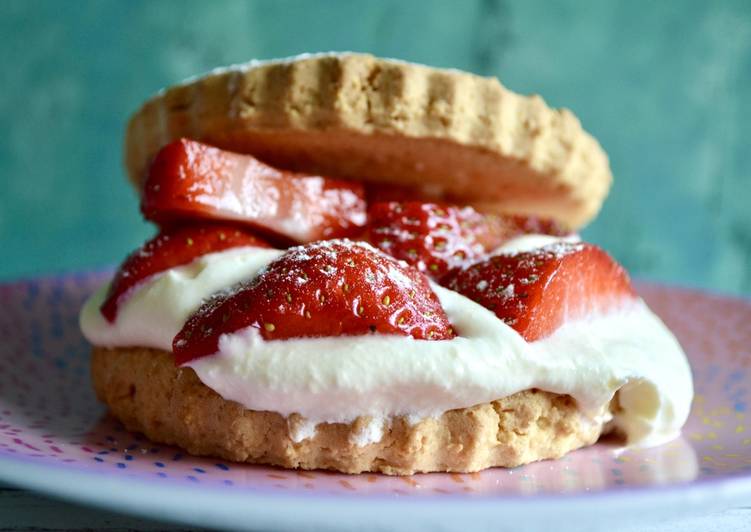 Step-by-Step Guide to Make Speedy Strawberry Shortcake