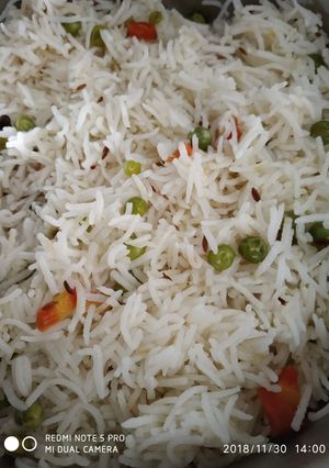 A picture of Carrot and peas pulao.
