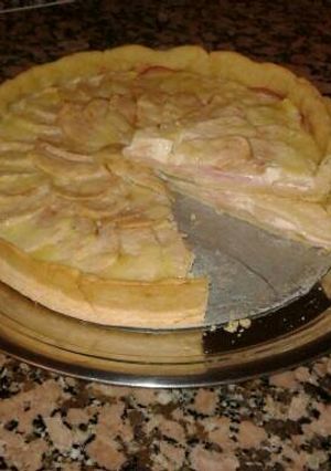 Una foto de Tarta de jamón ahumado y manzanas