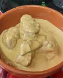 Conejo en salsa de piñones