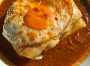 Foto de Francesinha de hambúrguer