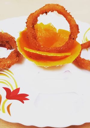 கிறிஸ்பி ஆனியன் ரிங்ஸ் வித் ட்விஸ்ட்                               Crispy onion rings with twist செய்முறை முக்கிய புகைப்படம்