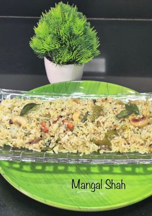 लेफ्ट ओव्हर व्हेजी राइस (Left Over Veggie Rice Recipe In Marathi) रेसिपी चे मुख्य फोटो 
