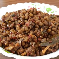 Cherupayar mezhukupuratti or moong dal sabji A picture of Cherupayar mezhukupuratti or moong dal sabji.