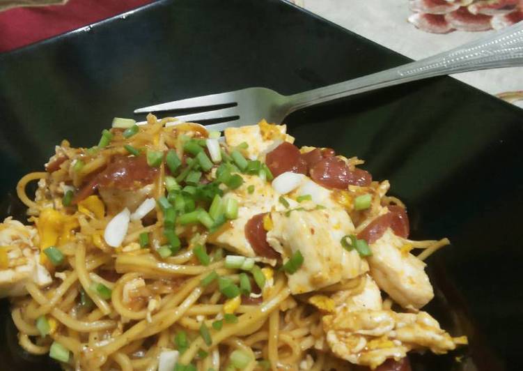  Resep  Mie telor nyemek  pedas  oleh Agnisiaa Eka Permata 