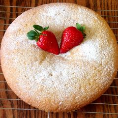 A picture of Teresa's yoghurt and citrus cake.