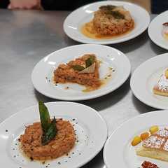 Una foto de Tartar de salmón