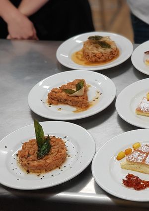 Una foto de Tartar de salmón