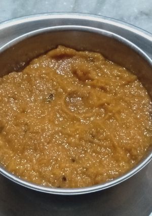 A picture of Garlic chutney.