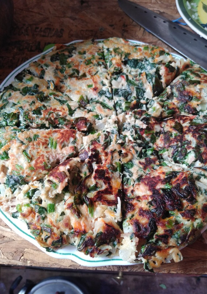 Una foto de Tortilla de verdura con atún