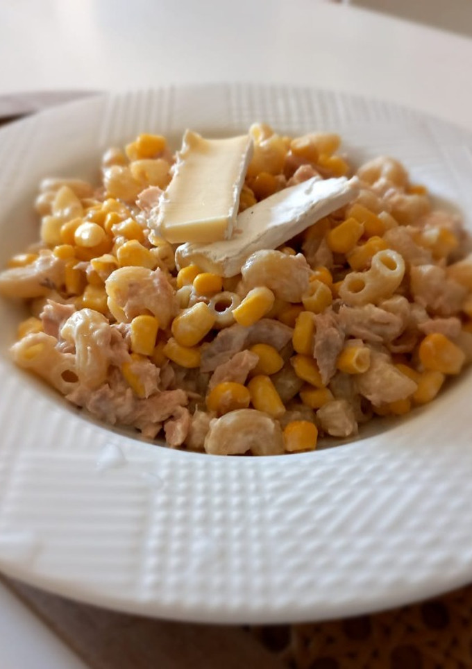 Una foto de Ensalada de pasta y atún