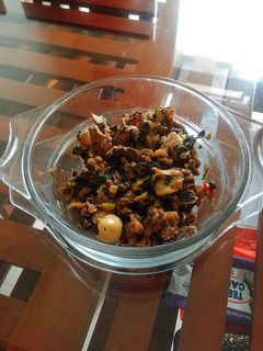 Hình của món Gà xào lá lốt.