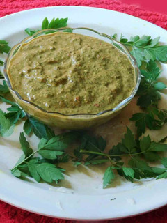 முடகத்தான் கீரை துவையல்(mudakkatthan keerai thuvaiyal recipe in tamil) செய்முறை முக்கிய புகைப்படம்