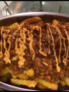 A picture of Chili Cheese Fries.