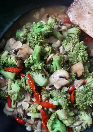 Foto resep Brokoli Jamur Saus Tiram