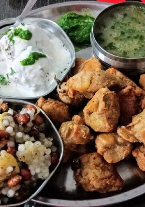 A picture of Sabudane ki Khichadi(Vrat thali).