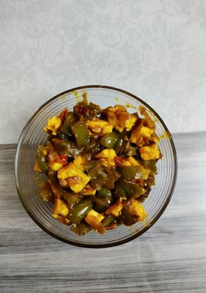 पनीर शिमला मिर्च की सब्जी (paneer shimla mirch ki sabzi recipe in Hindi) रेसिपी मुख्य फोटो