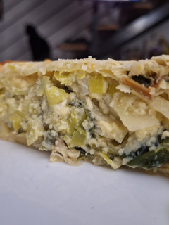 Una foto de Tarta de puerros y cebolla de verdeo