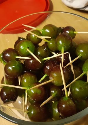 A picture of Toffee/candy grapes.