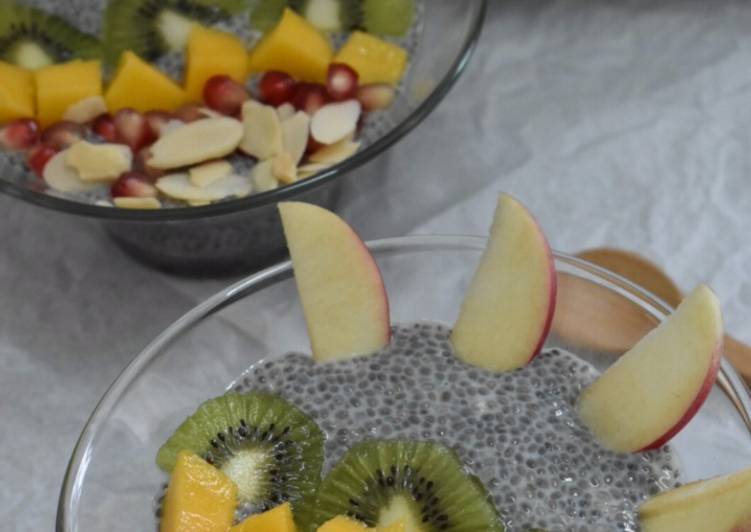 Fruits and Almond Chia Seed Pudding/Puding Chia Seed dengan Buah2an dan Kacang Almond