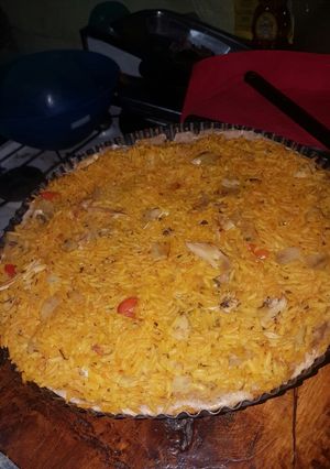 Una foto de Tarta de arroz amarillo y pollo (tapa casera)