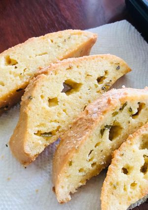 Una foto de Pan de queso y mantequilla compuesta en harina de almendras