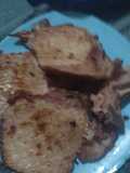 Chuletas Doradas sencillas con frijoles fritos