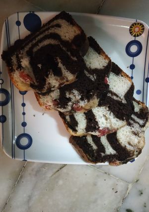 A picture of Marble biscuit cake.