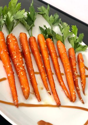 Une photo de Mini carottes au miel et au sésame
