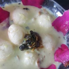 A picture of Paan rasmalai.