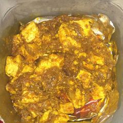A picture of Garlic paneer.