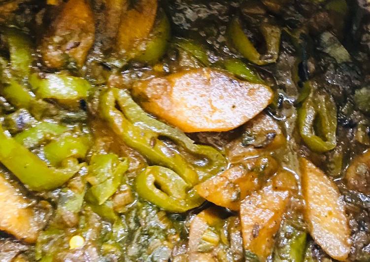 Recipe of Award-winning Stir fry allu,palak, capsicum