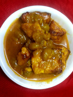 A picture of Matar Paneer.