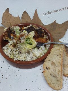 Una foto de Tortellinis con salsa caruso