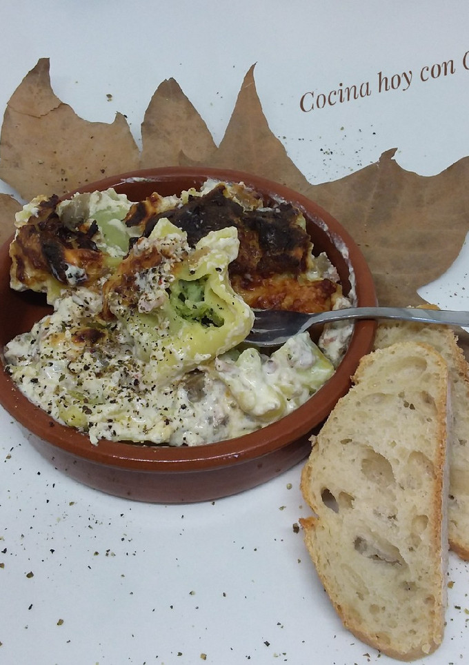 Una foto de Tortellinis con salsa caruso