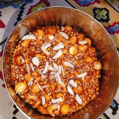 A picture of Gud Chikki.