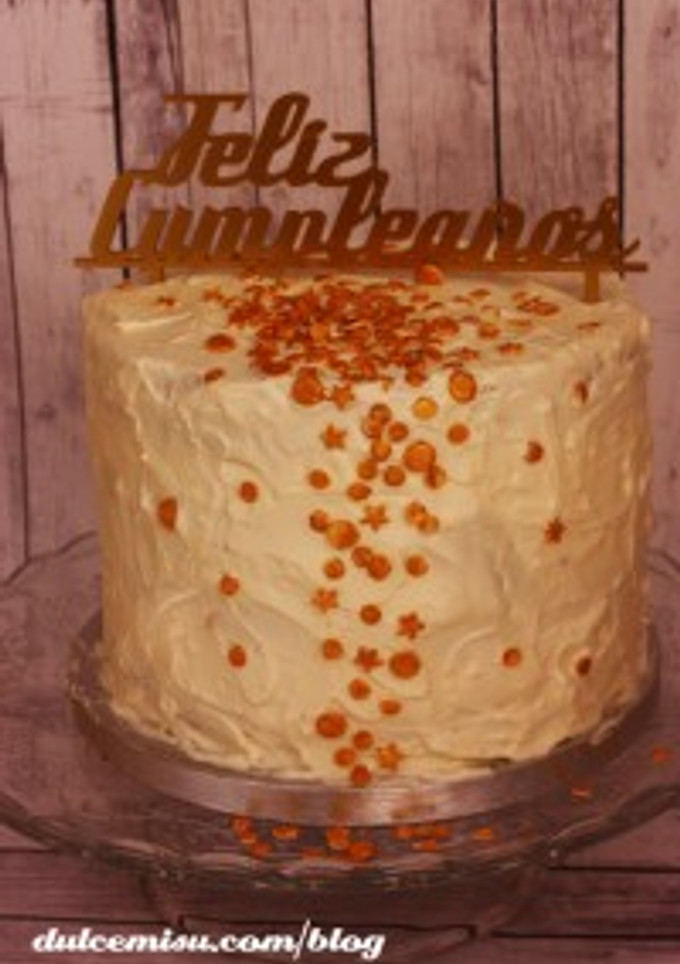 Una foto de Layer cake de calabaza especiada