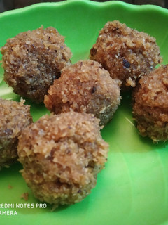 A picture of Jaggery Coconut ladoo.