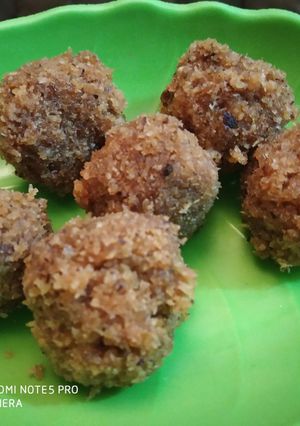 A picture of Jaggery Coconut ladoo.