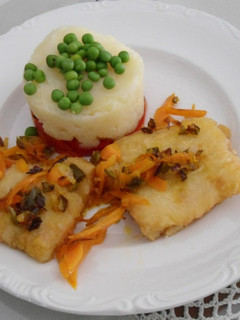 Una foto de Bacalao con verduras