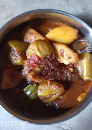 আলু পটলের ডালনা (aloo patoler dalna recipe in Bengali) রেসিপির প্রধান ছবি