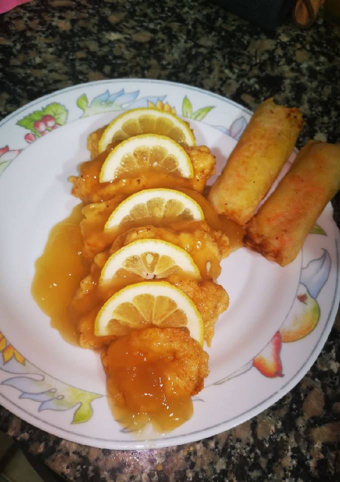 Una foto de Pollo al limón