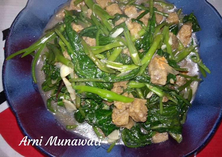 Tumis kangkung oncom