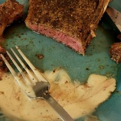 A picture of Peppercorn Steak with Sauce.