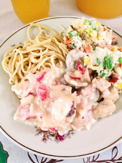 Una foto de Pastas con salsa de mariscos
