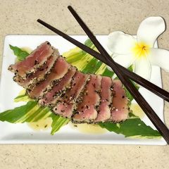 A picture of Seared Yellowtail tuna With mango habanero sauce.