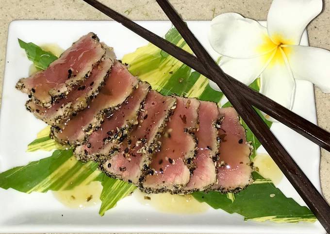 Simple Way to Prepare Perfect Seared Yellowtail tuna With mango habanero sauce