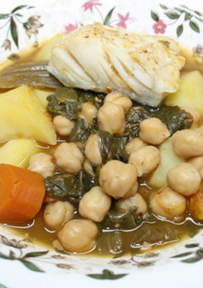 Una foto de Potaje de Garbanzos con Bacalao